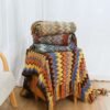Koleksi throw blanket Allyssa 130x170 cm sebagai aksen dekoratif