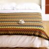 Throw blanket Allyssa warna kuning 130x170 cm sebagai dekorasi tempat tidur