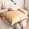Sarung Bantal Amarante Krem 45x45 CM - Lifestyle - Maiika Sarung bantal Amarante krem 45x45 CM digunakan sebagai dekorasi sofa