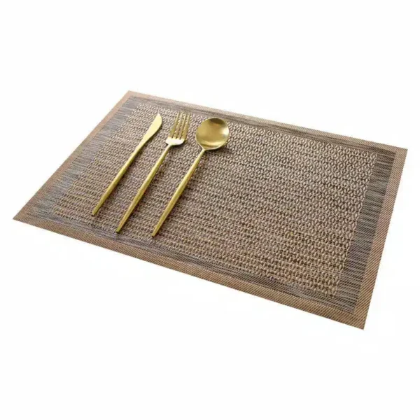 Placemat Atque F warna cokelat 30x45 cm sebagai alas piring di meja makan