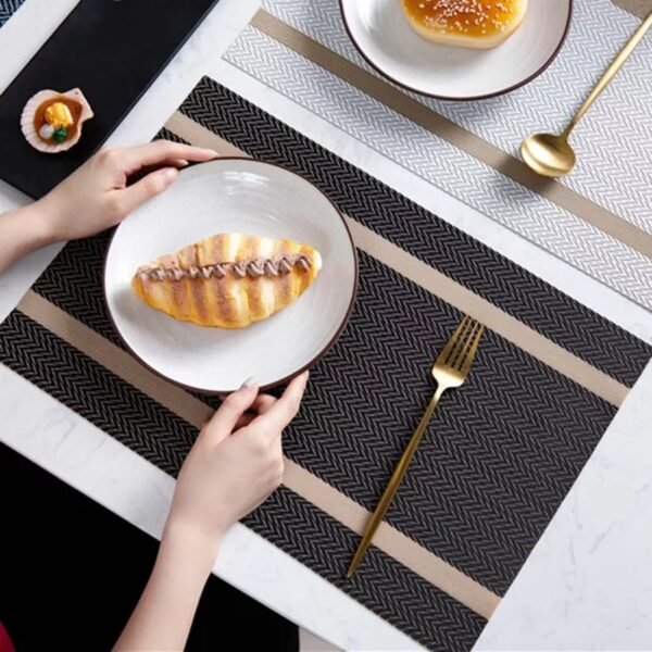 Placemat Atque G 30x45 cm sebagai alas piring dan dekorasi meja makan