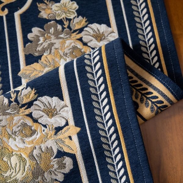 Detail motif bunga pada table runner Camilla warna biru