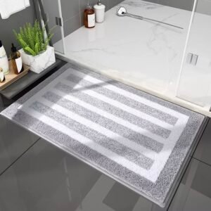 Keset Royal Mat A warna abu-abu 40x60 cm dengan motif garis untuk lantai