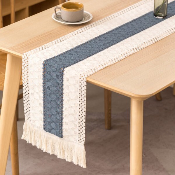 Table Runner Visby 1 Krem – Maiika Table runner Visby 1 warna krem dengan motif sebagai dekorasi meja - Maiika