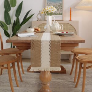 Table runner Visby 4 dengan motif garis sebagai dekorasi meja - Maiika
