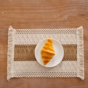 Placemat Visby 5 warna krem 30x50 cm dengan motif dekoratif