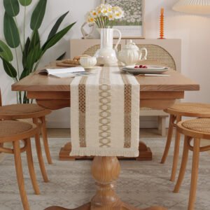 Table Runner Visby 7 – Maiika Table runner Visby 7 dengan motif garis sebagai dekorasi meja - Maiika