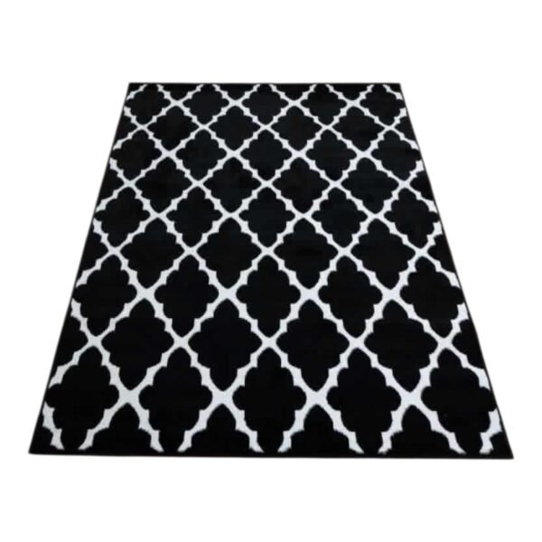 Karpet Fence Hitam Maiika tampak penuh