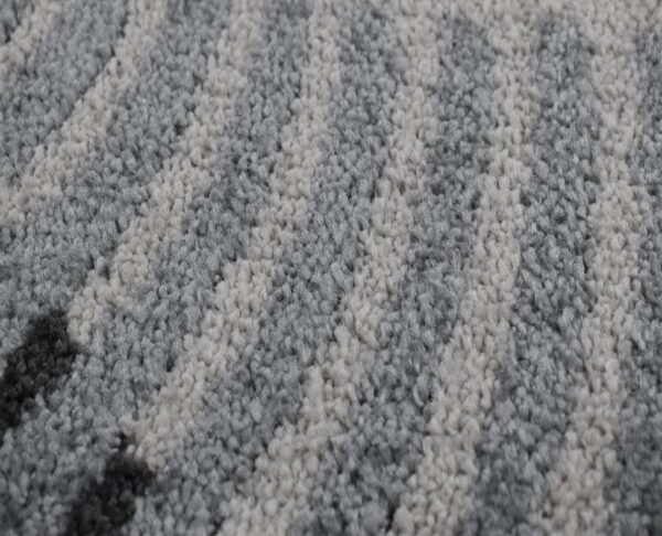 Detail tekstur Karpet Nara warna abu-abu Maiika