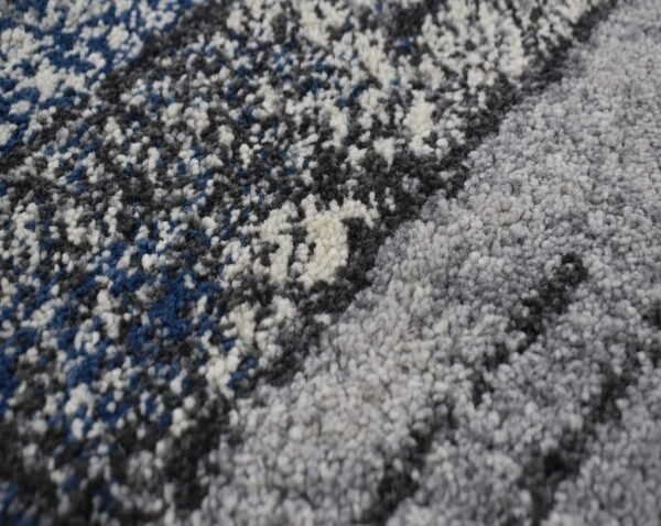 Detail tekstur Karpet Otaru warna biru Maiika
