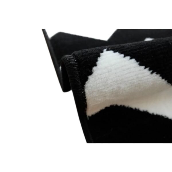 Karpet Pravum Hitam – Detail Material Detail material Karpet Pravum Hitam Maiika