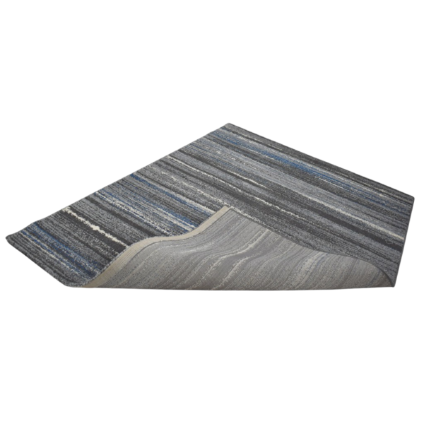 Karpet Sendai warna biru Maiika tampak samping
