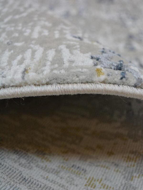 Detail bagian belakang Karpet Sylvaine 18 Krem dari Maiika